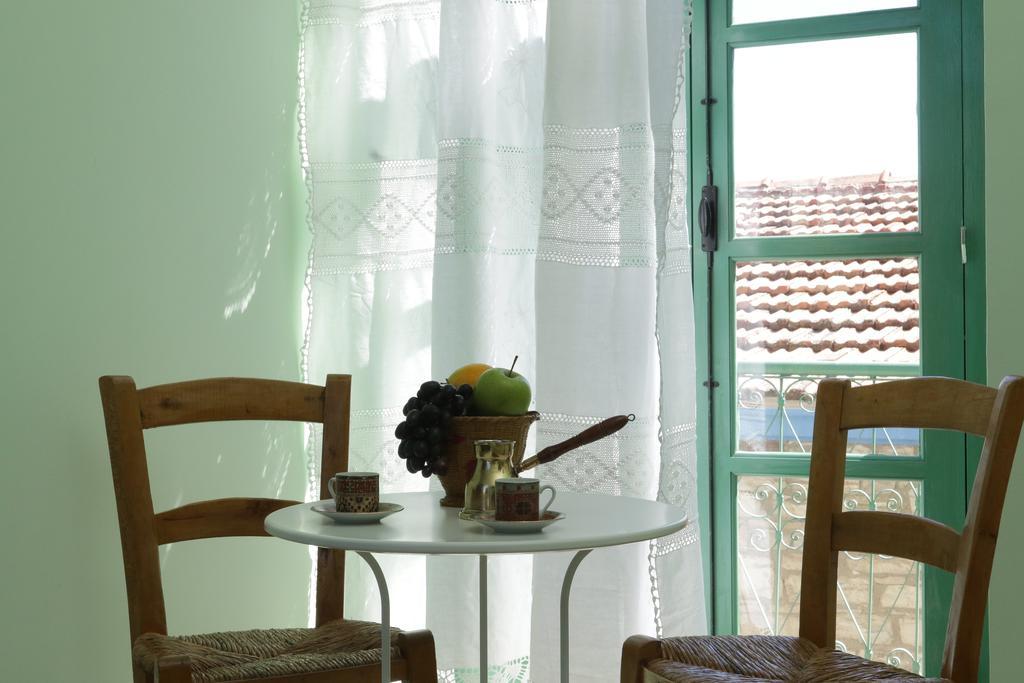 To Konatzi Tis Marikas Tzai Tou Yianni Guest House Kato Drys Exterior photo