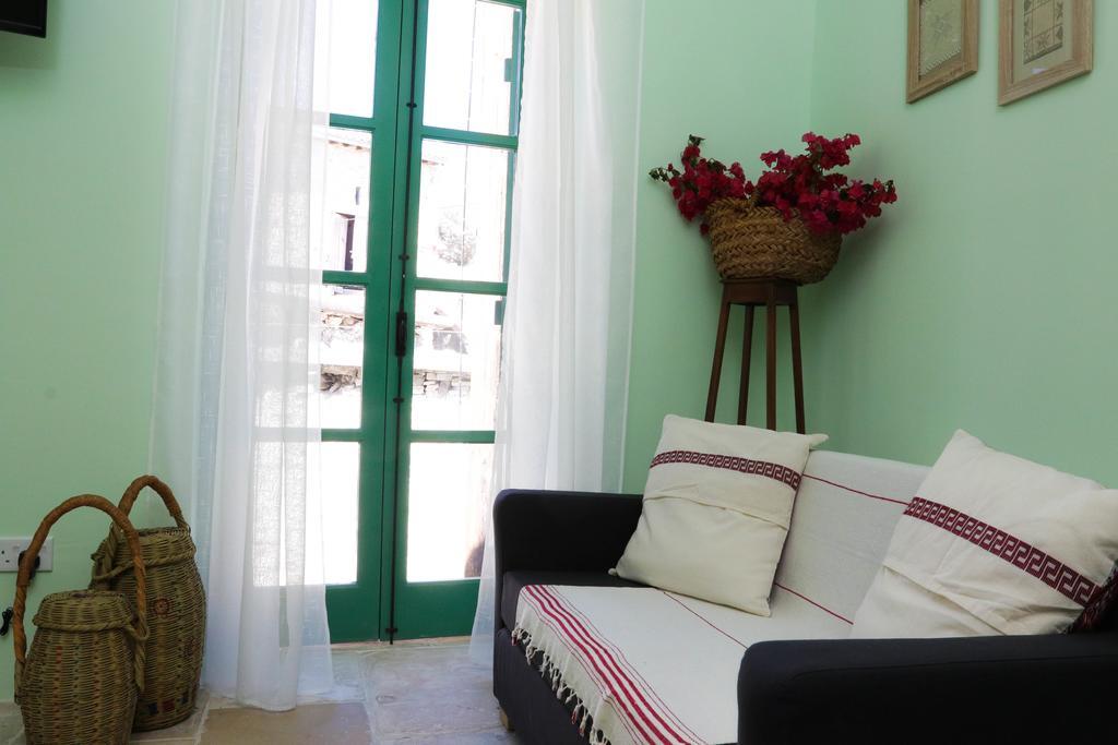 To Konatzi Tis Marikas Tzai Tou Yianni Guest House Kato Drys Exterior photo